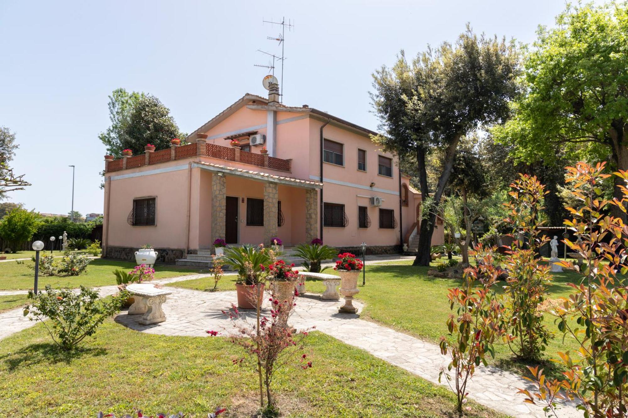 Villa Ninfa Alburnea Anzio Esterno foto