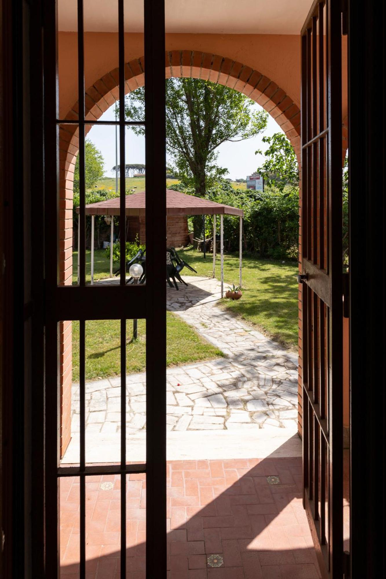 Villa Ninfa Alburnea Anzio Esterno foto